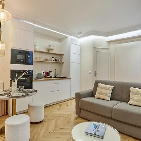 Sublime In The Heart Of 4 People Fbmar1 By Studioprestige Paris